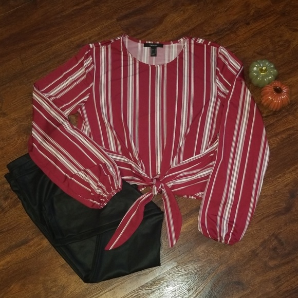 Forever 21 Tops - 💥HP💥Striped tie knot shirt